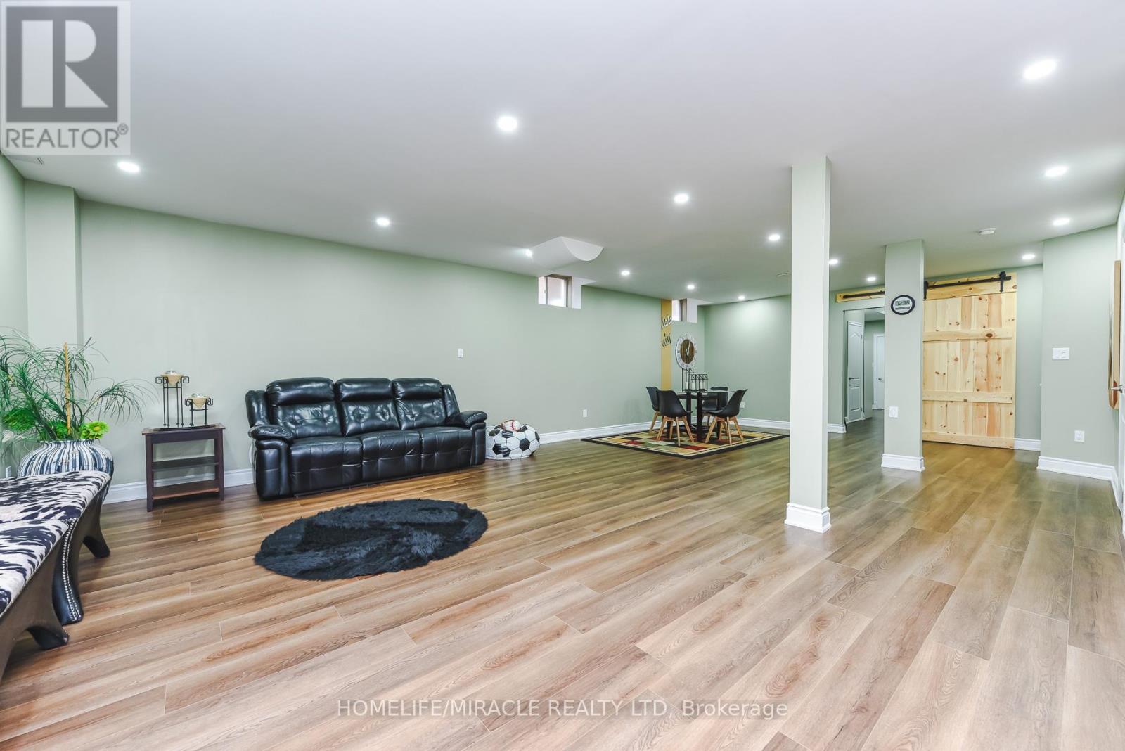 37 VENKATA DRIVE - 44