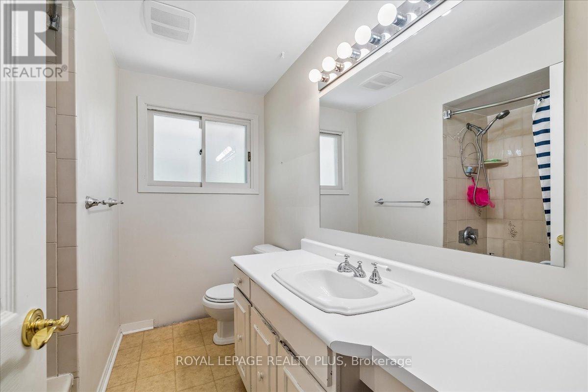 921 CALDER ROAD - 24