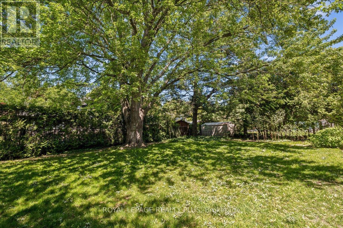 921 CALDER ROAD - 32