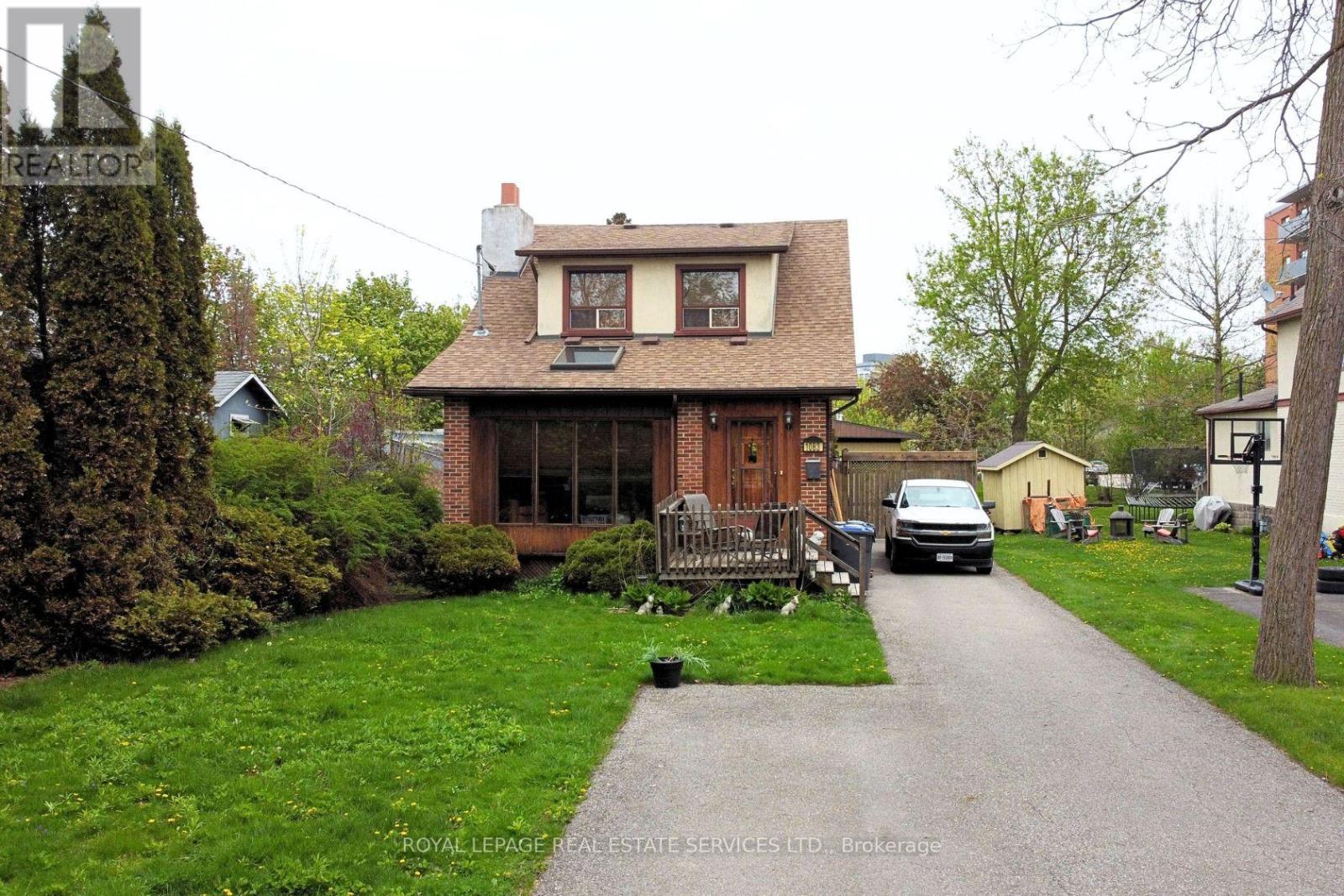 1083 SENECA AVENUE - 5