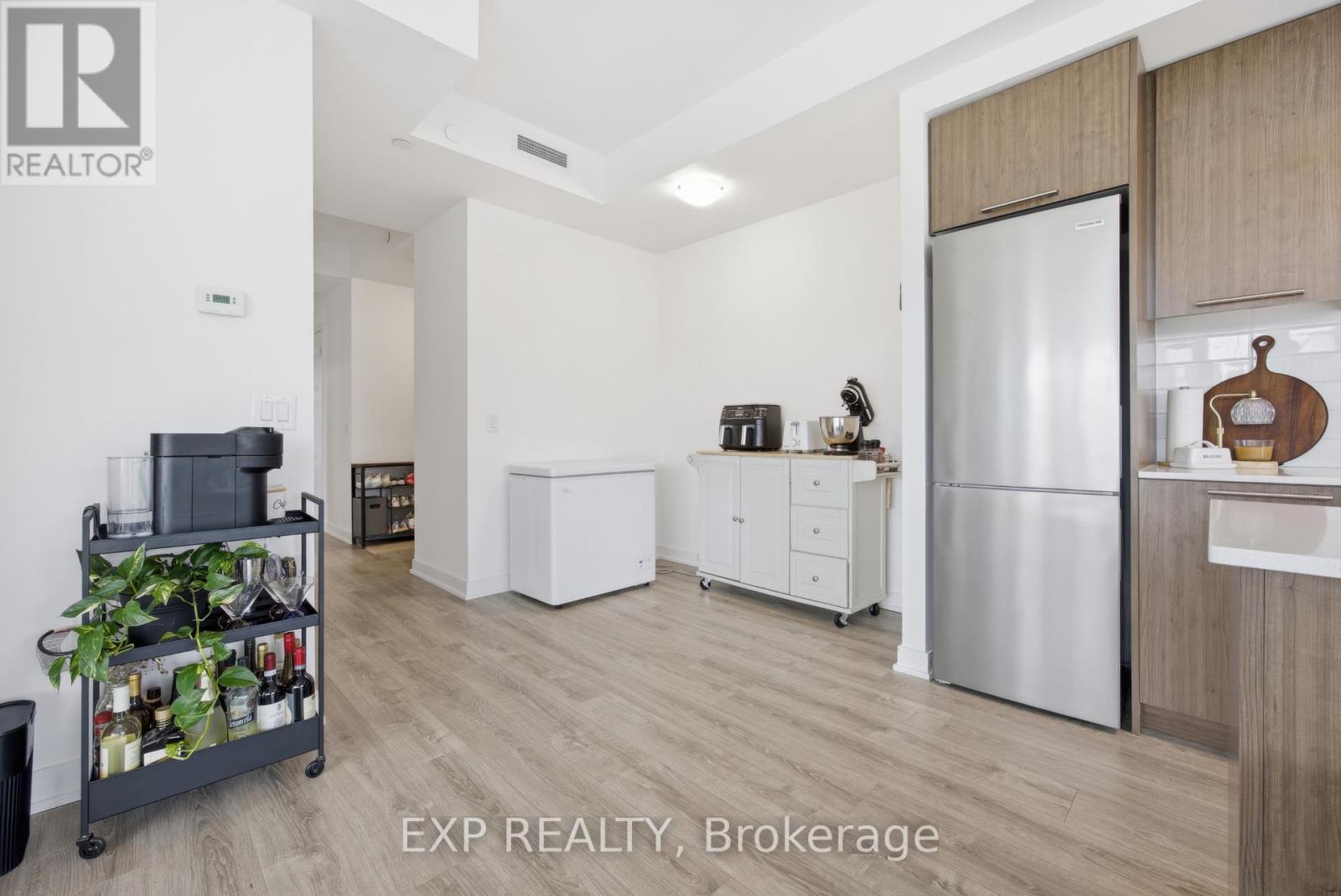 #404 25 NEIGHBOURHOOD LANE - 23
