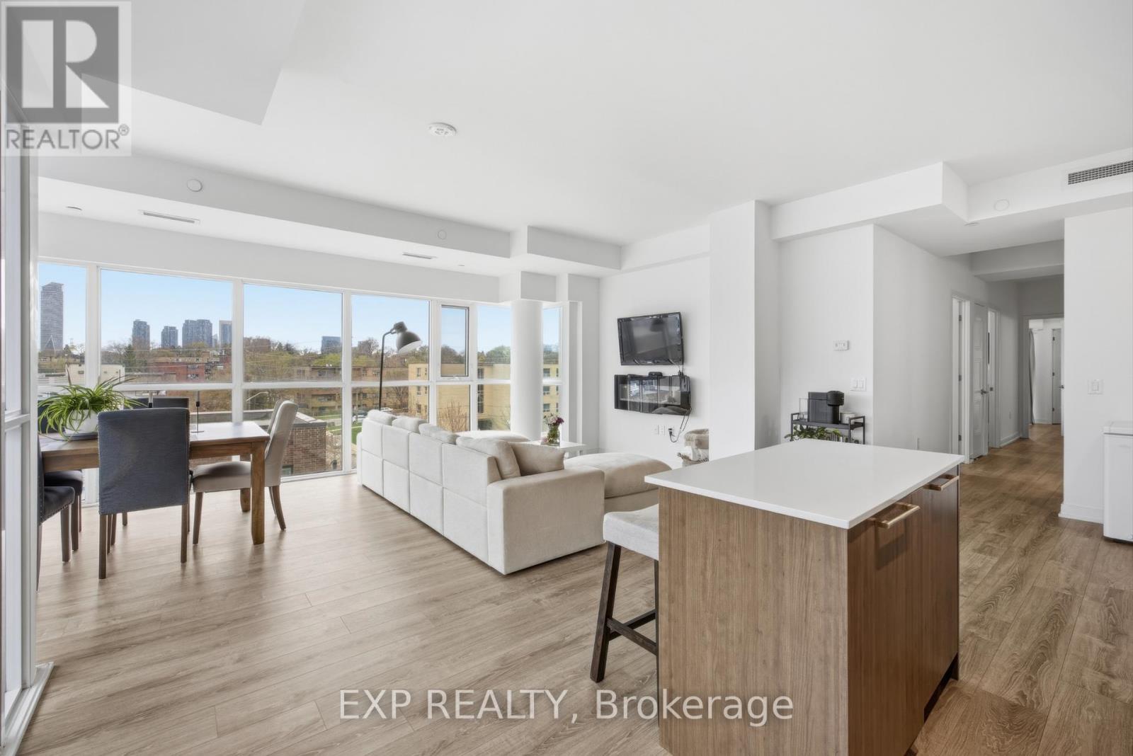 #404 25 NEIGHBOURHOOD LANE - 24