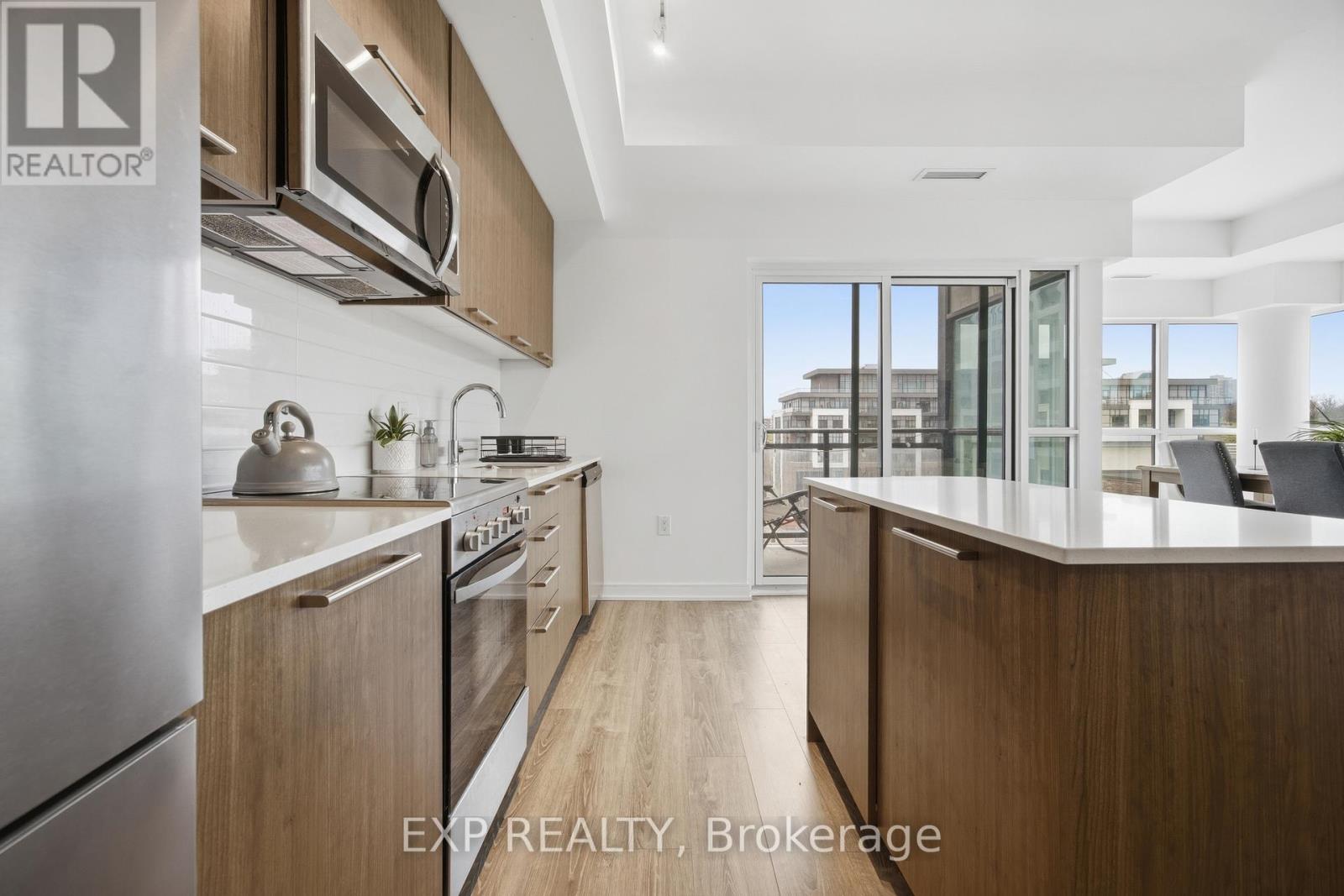 #404 25 NEIGHBOURHOOD LANE - 28