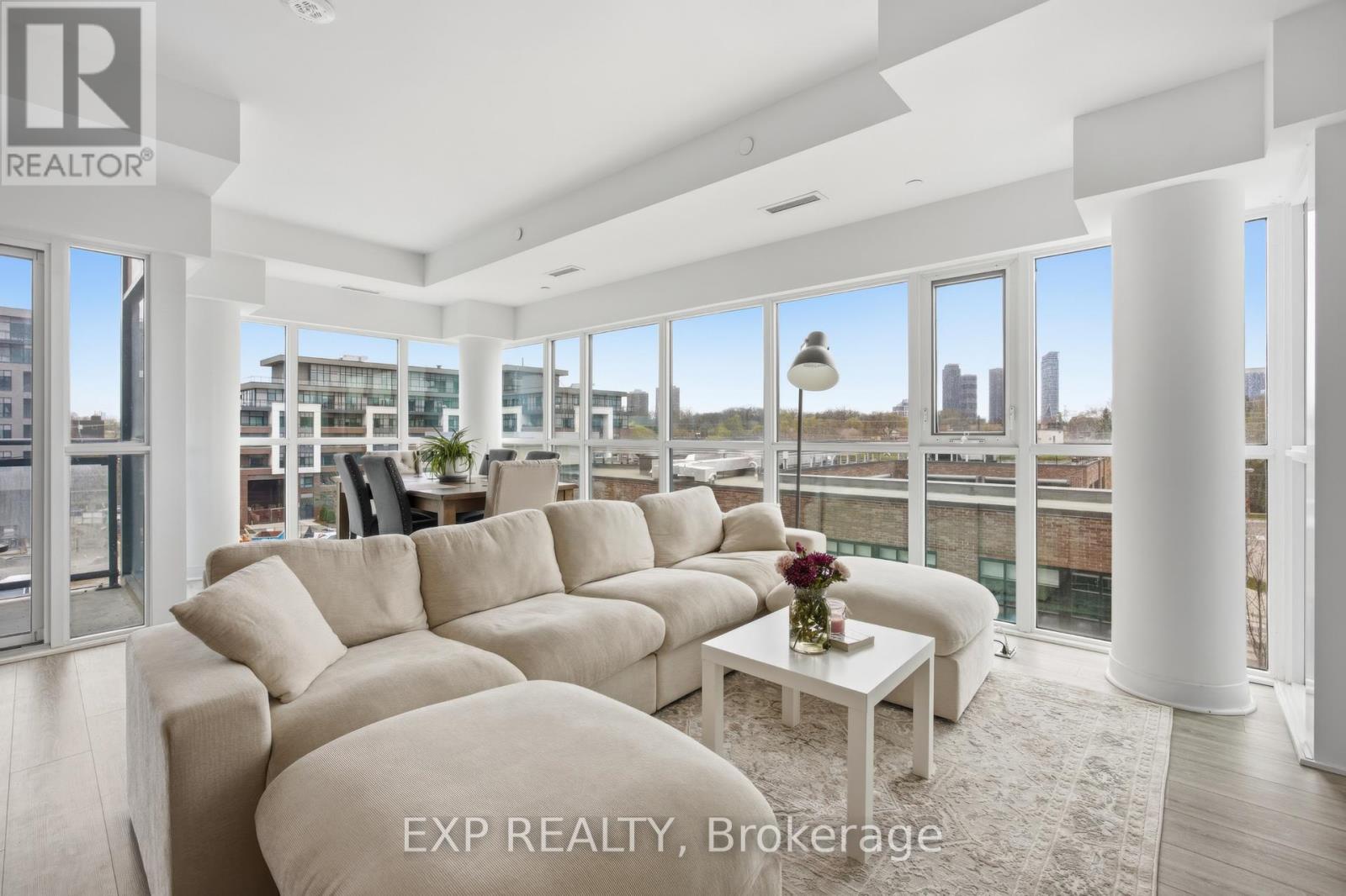 #404 25 NEIGHBOURHOOD LANE - 37