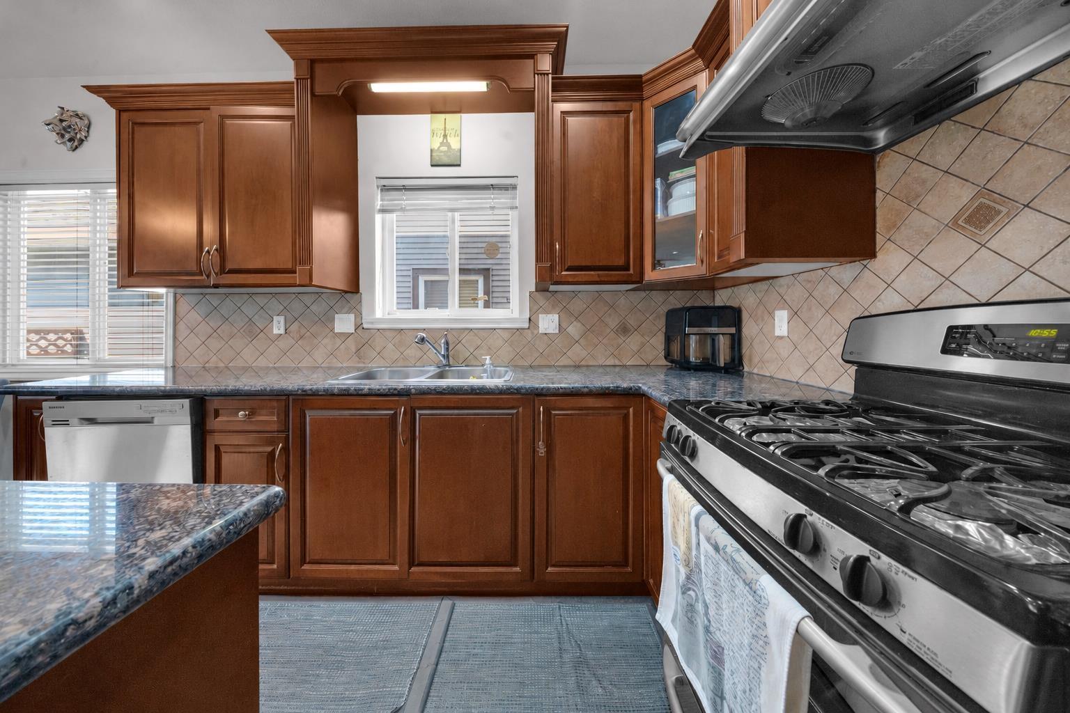 5 Bed, 5 Bath House for Sale in Surrey – 17460 64A AVENUE, Surrey - Image 56
