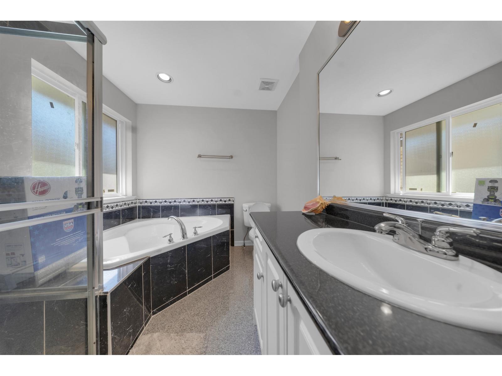 5 Bed, 5 Bath House for Sale in Surrey – 17460 64A AVENUE, Surrey - Image 8
