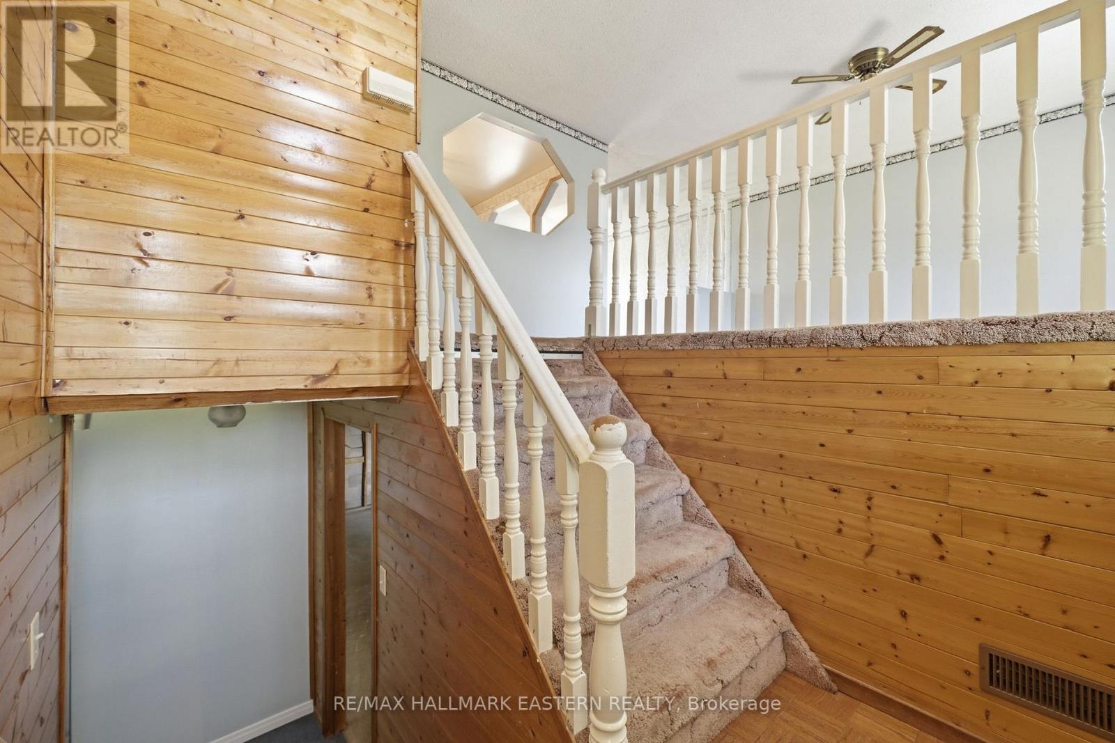 387 HINCHEY ROAD - 10