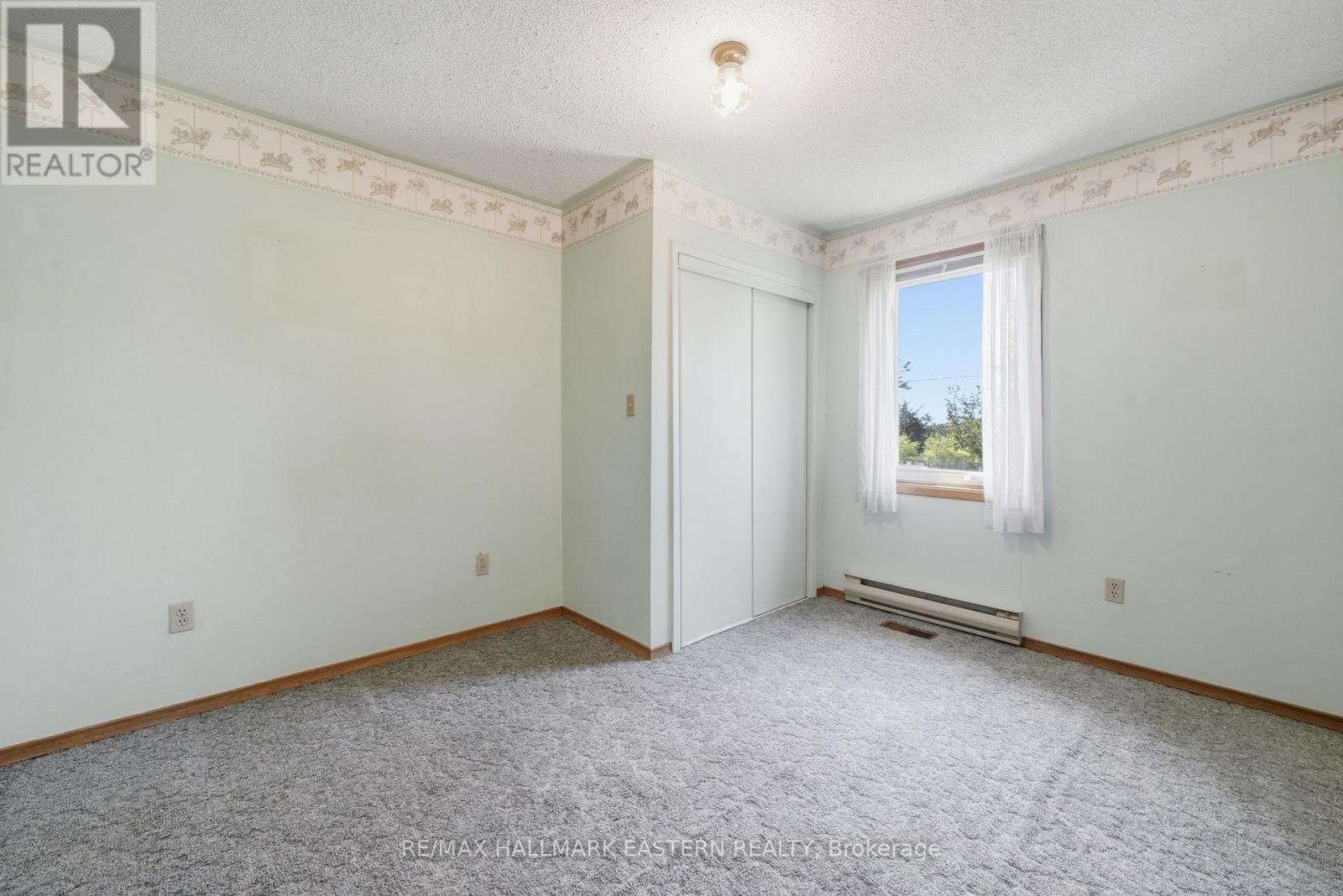 387 HINCHEY ROAD - 22