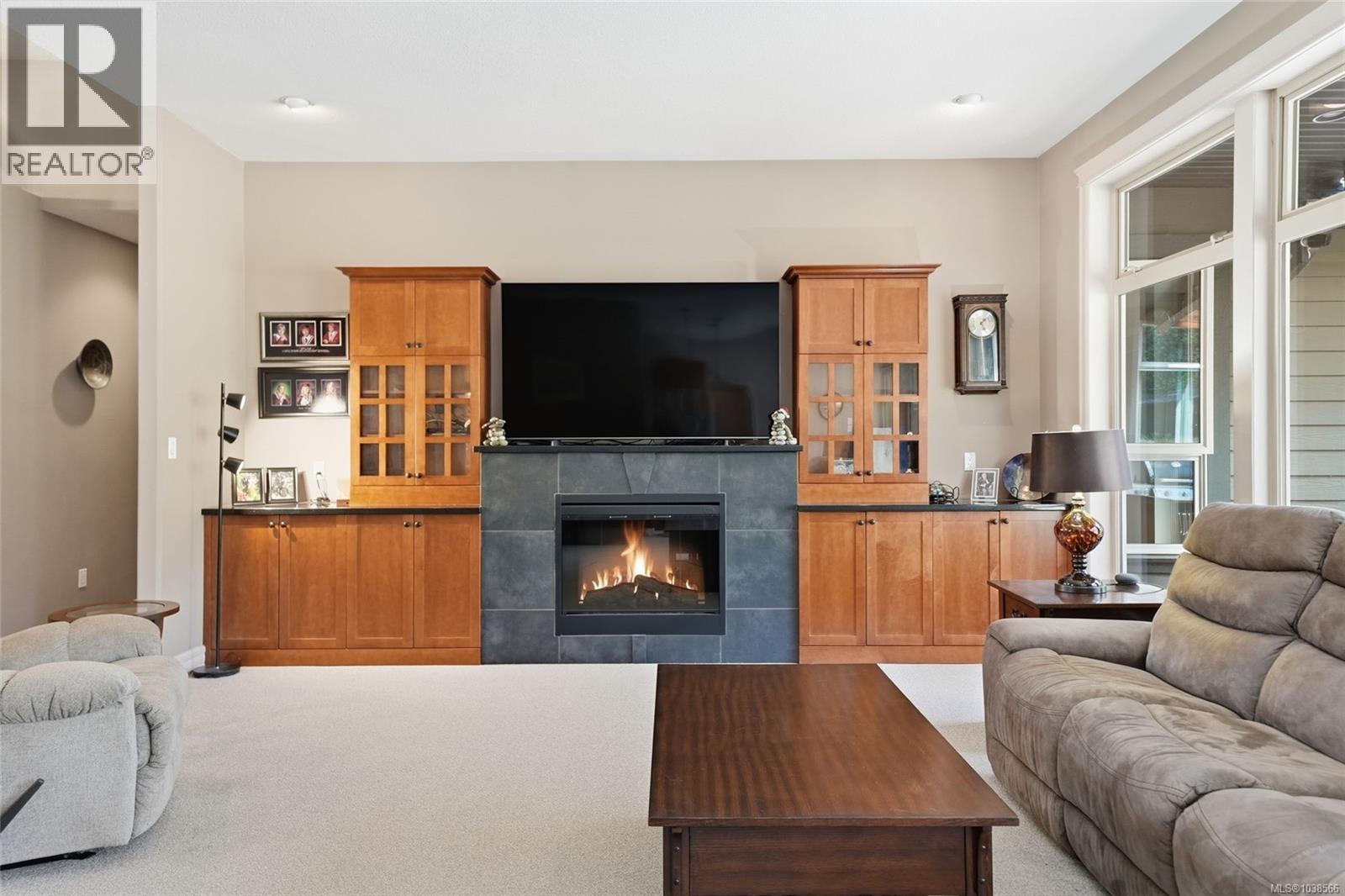 990 View Rd - 7