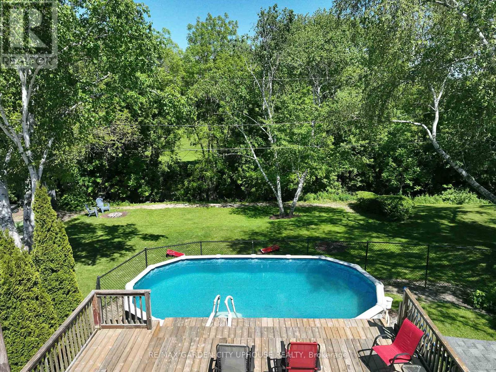 46 STRATHCONA DRIVE - 23