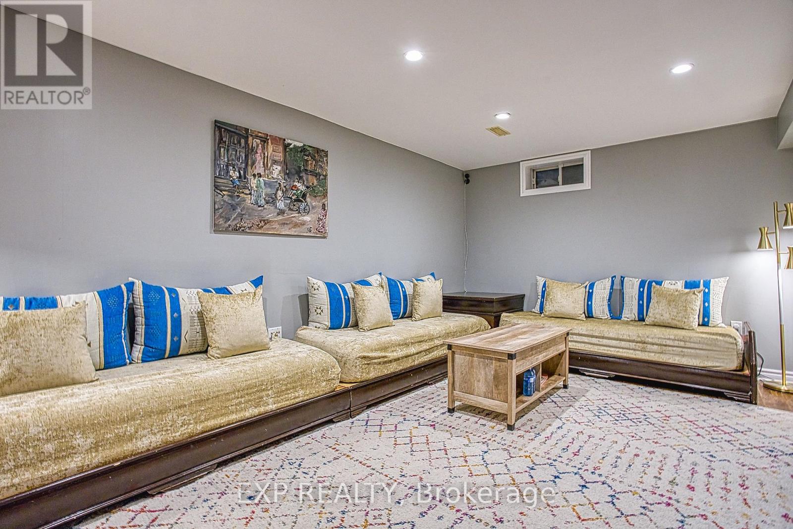 #2 25 IVYBRIDGE DRIVE - 27