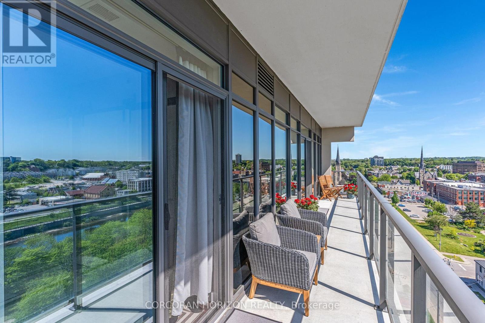 #1013 50 GRAND AVENUE S - 22
