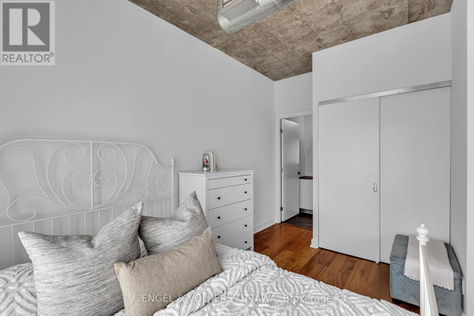 #415 354 GLADSTONE AVENUE - 16