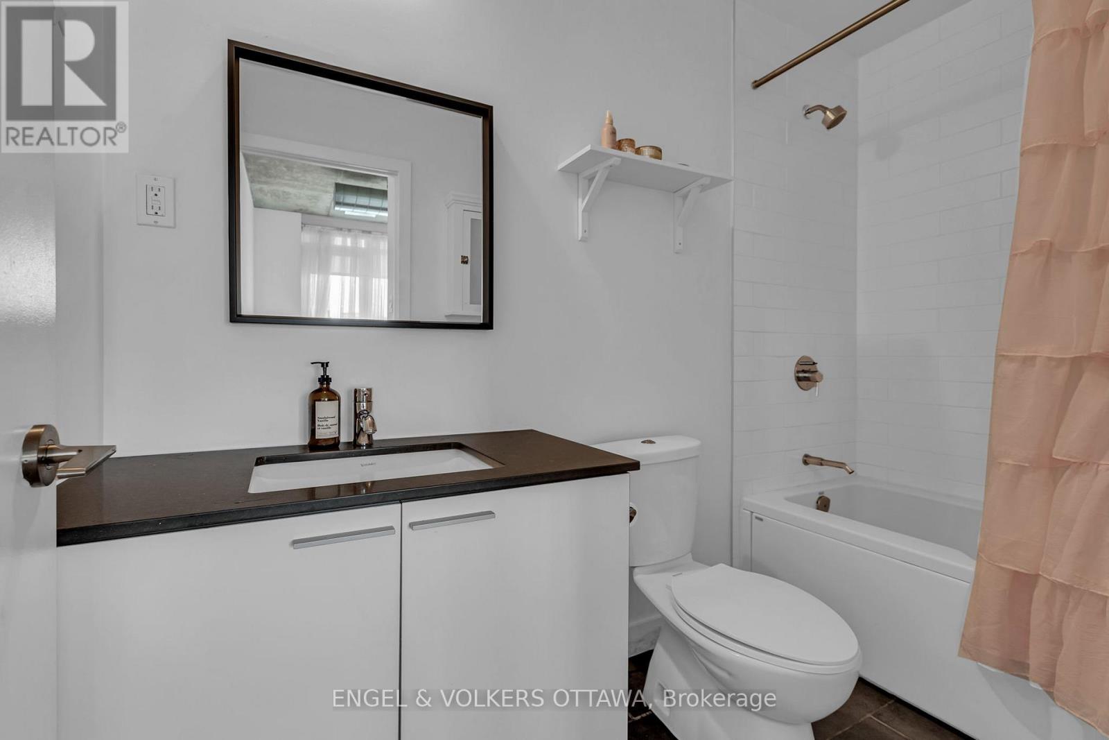 #415 354 GLADSTONE AVENUE - 17