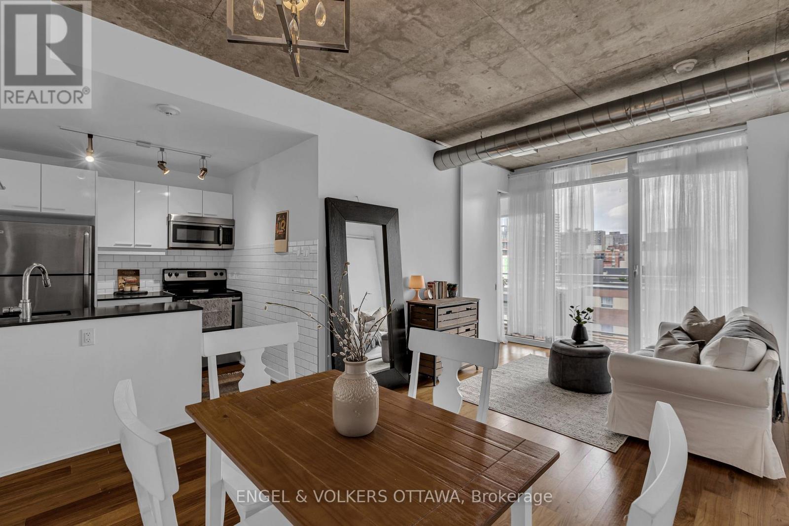 #415 354 GLADSTONE AVENUE - 2