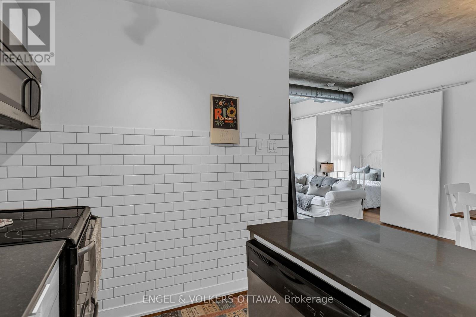 #415 354 GLADSTONE AVENUE - 6