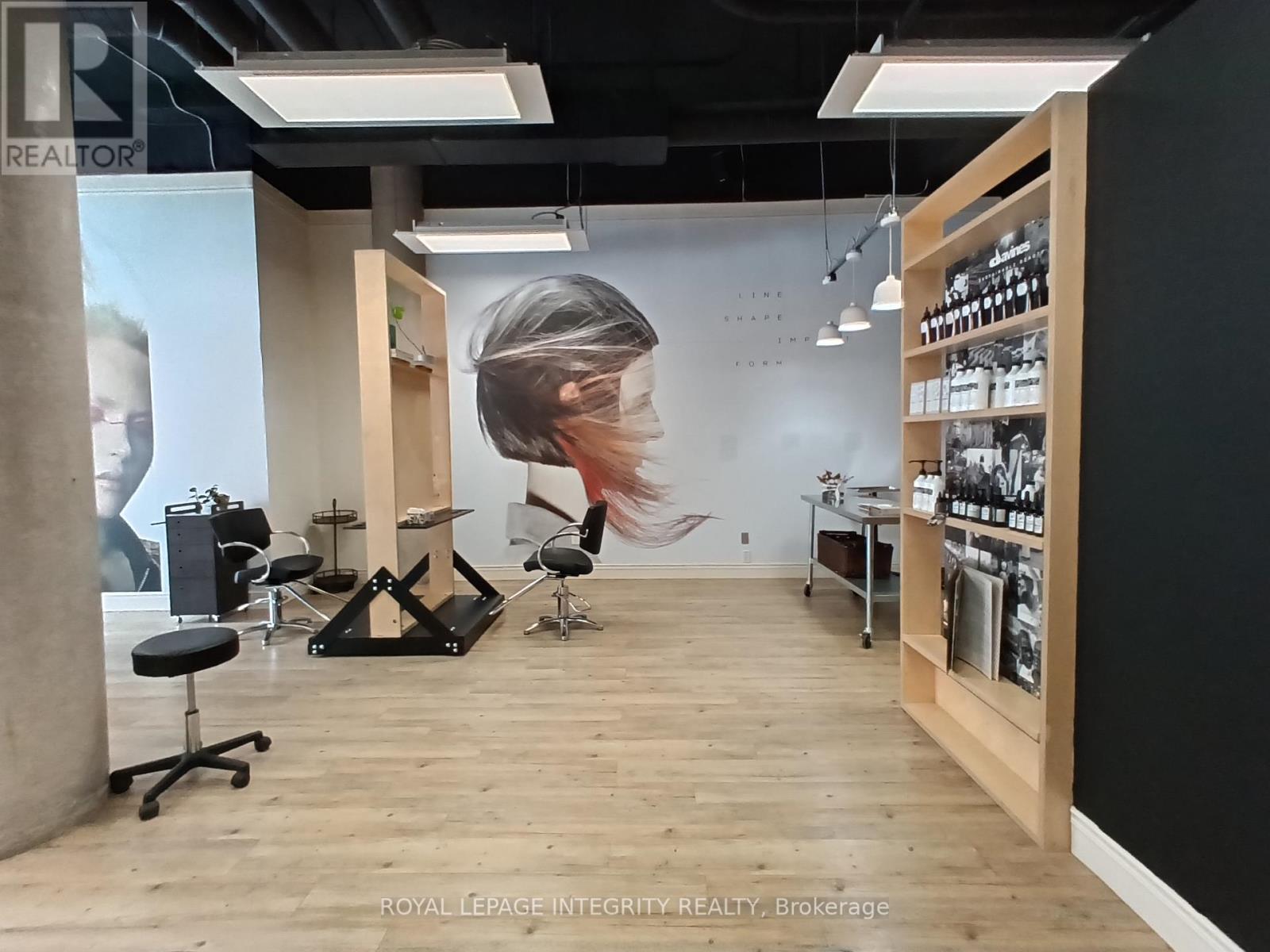 Business for Sale in Ottawa – 100 – 100 MURRAY STREET, Ottawa – MLS# X13230560 - Image 16