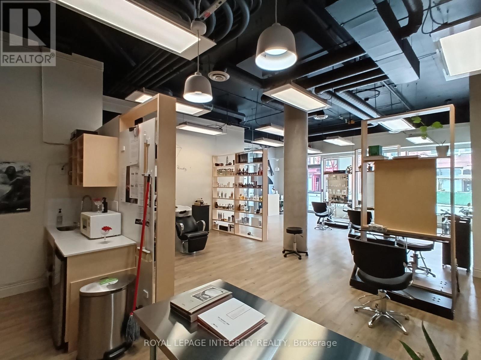 Business for Sale in Ottawa – 100 – 100 MURRAY STREET, Ottawa – MLS# X13230560 - Image 29