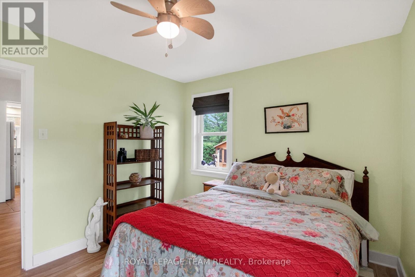 94 STRACHAN STREET - 18