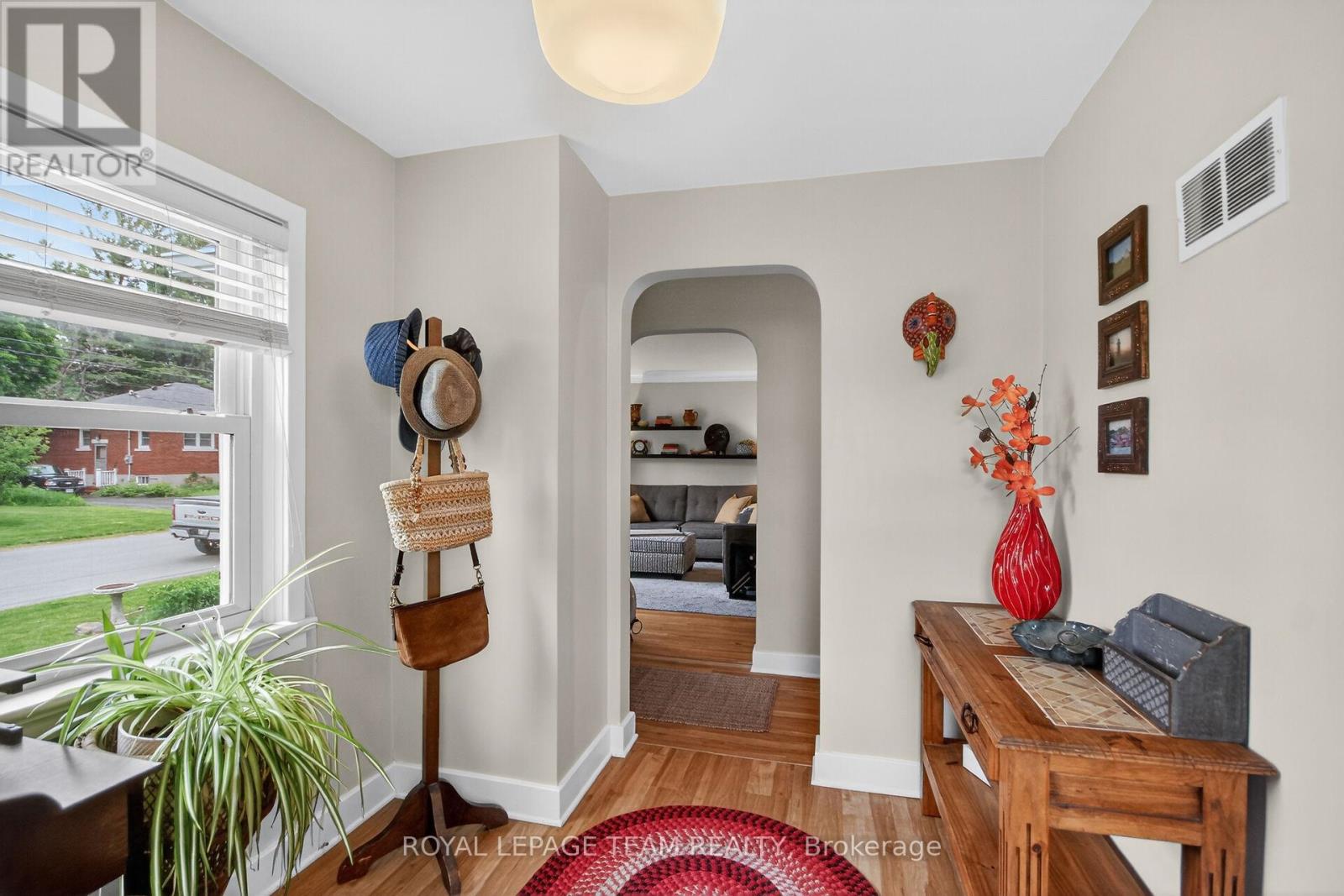 94 STRACHAN STREET - 20
