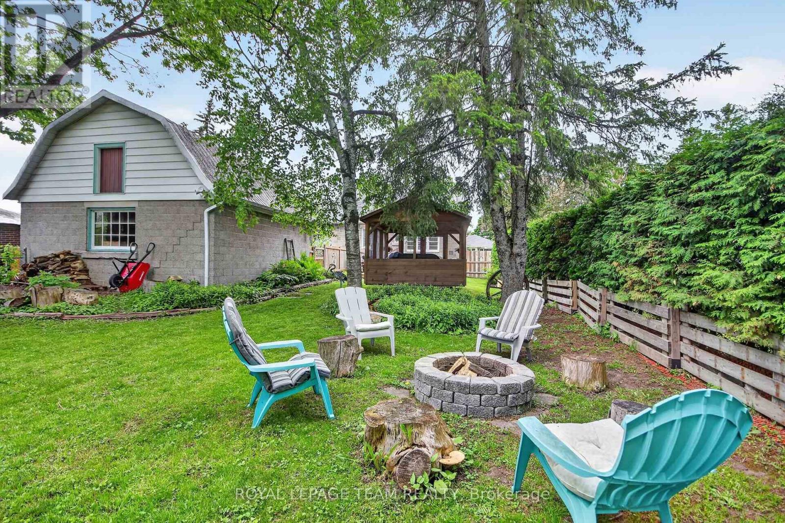 94 STRACHAN STREET - 28