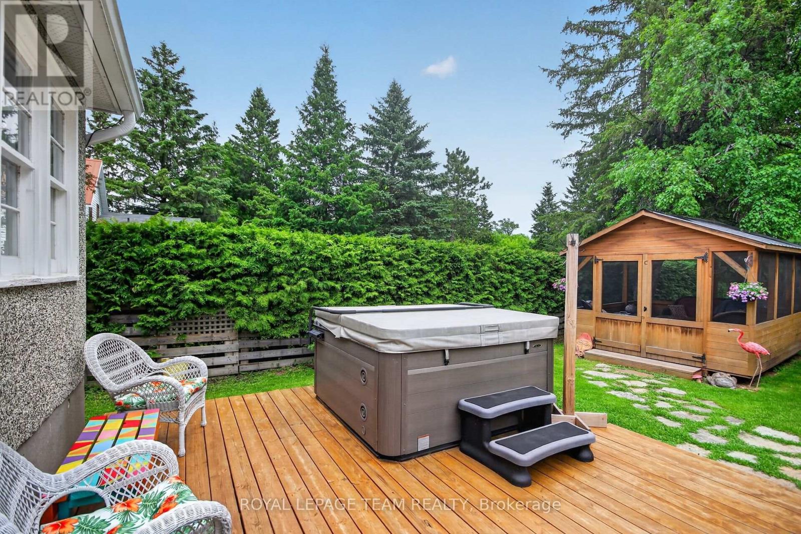 94 STRACHAN STREET - 29
