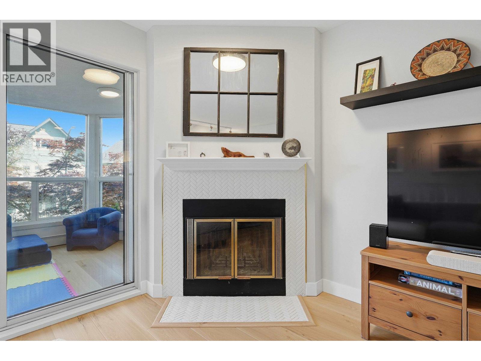 1284 W 8TH AVENUE, Vancouver