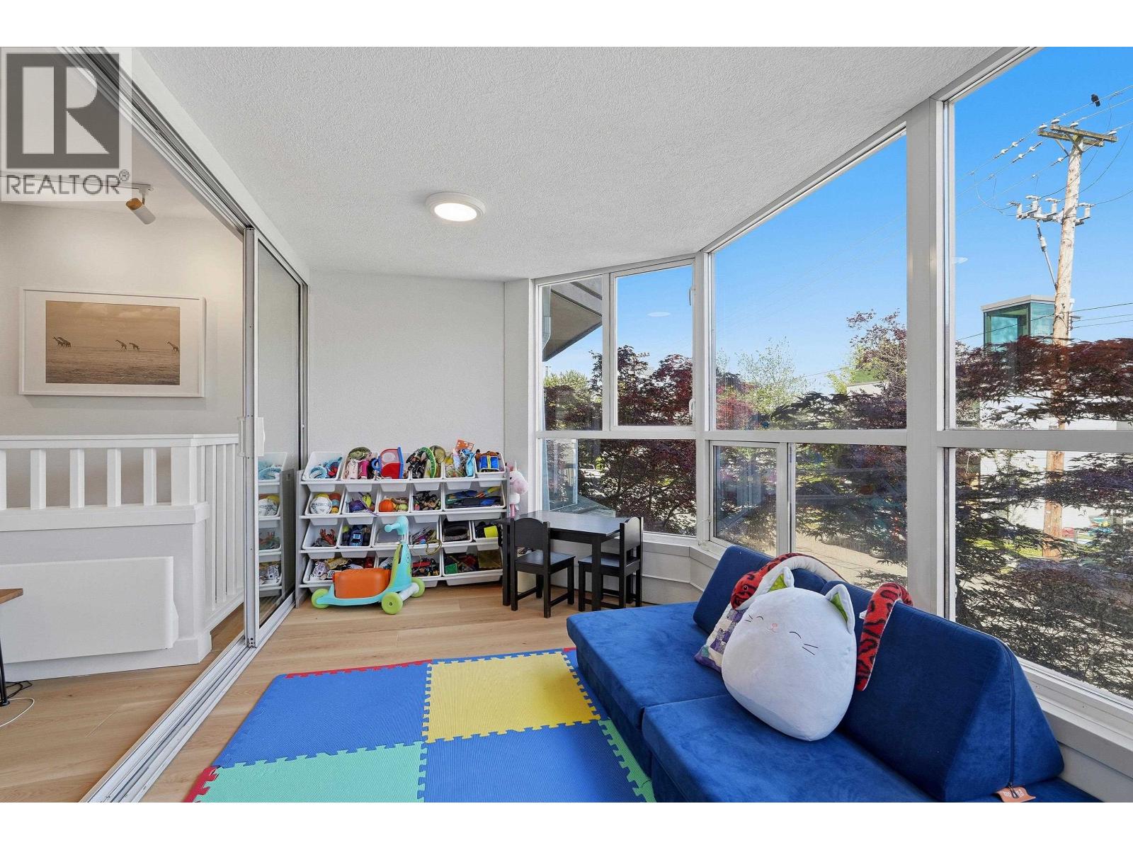 1284 W 8TH AVENUE, Vancouver