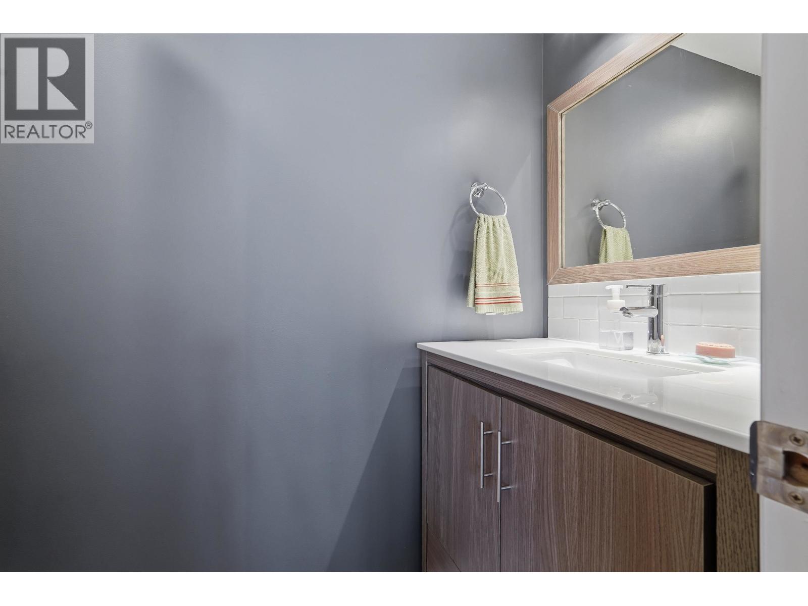1284 W 8TH AVENUE, Vancouver