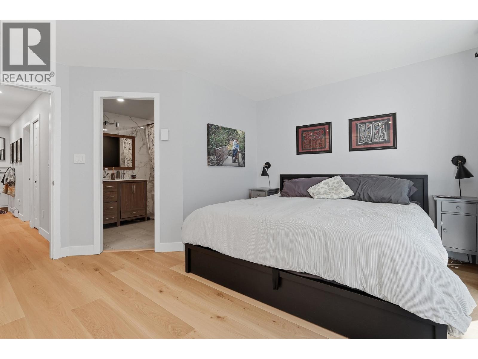 1284 W 8TH AVENUE, Vancouver