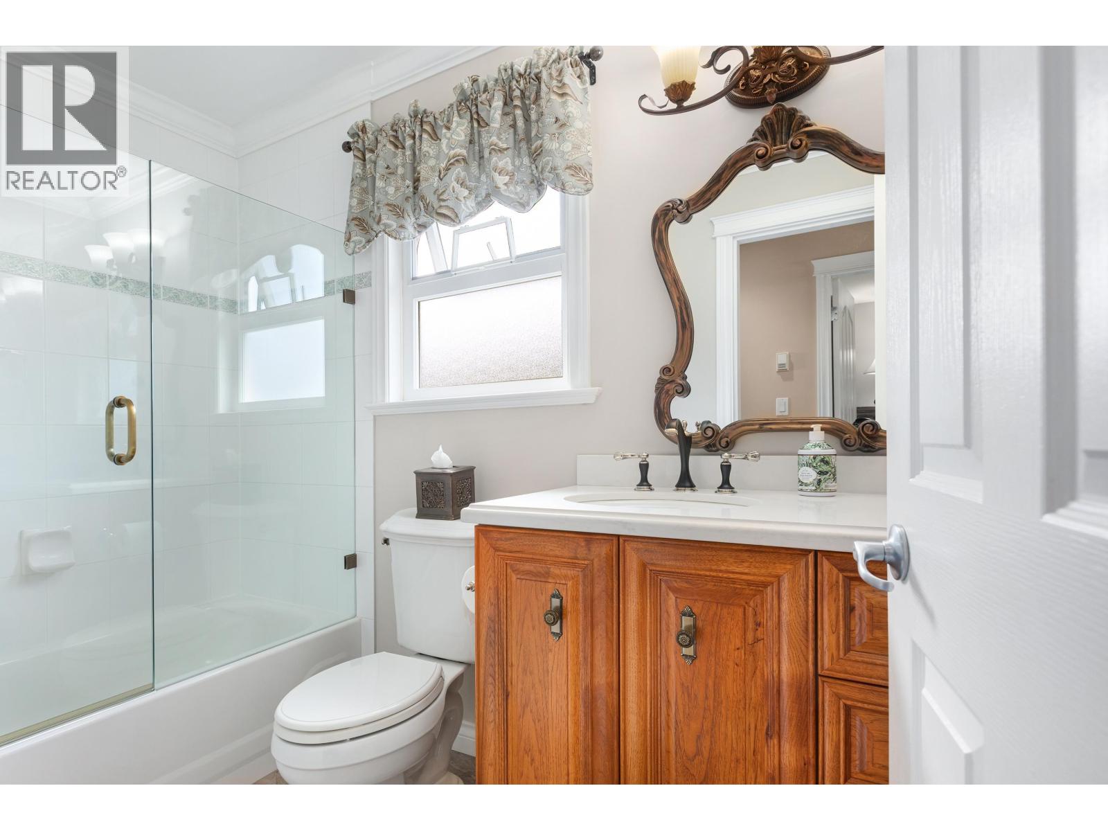 326 E 12TH STREET, North Vancouver