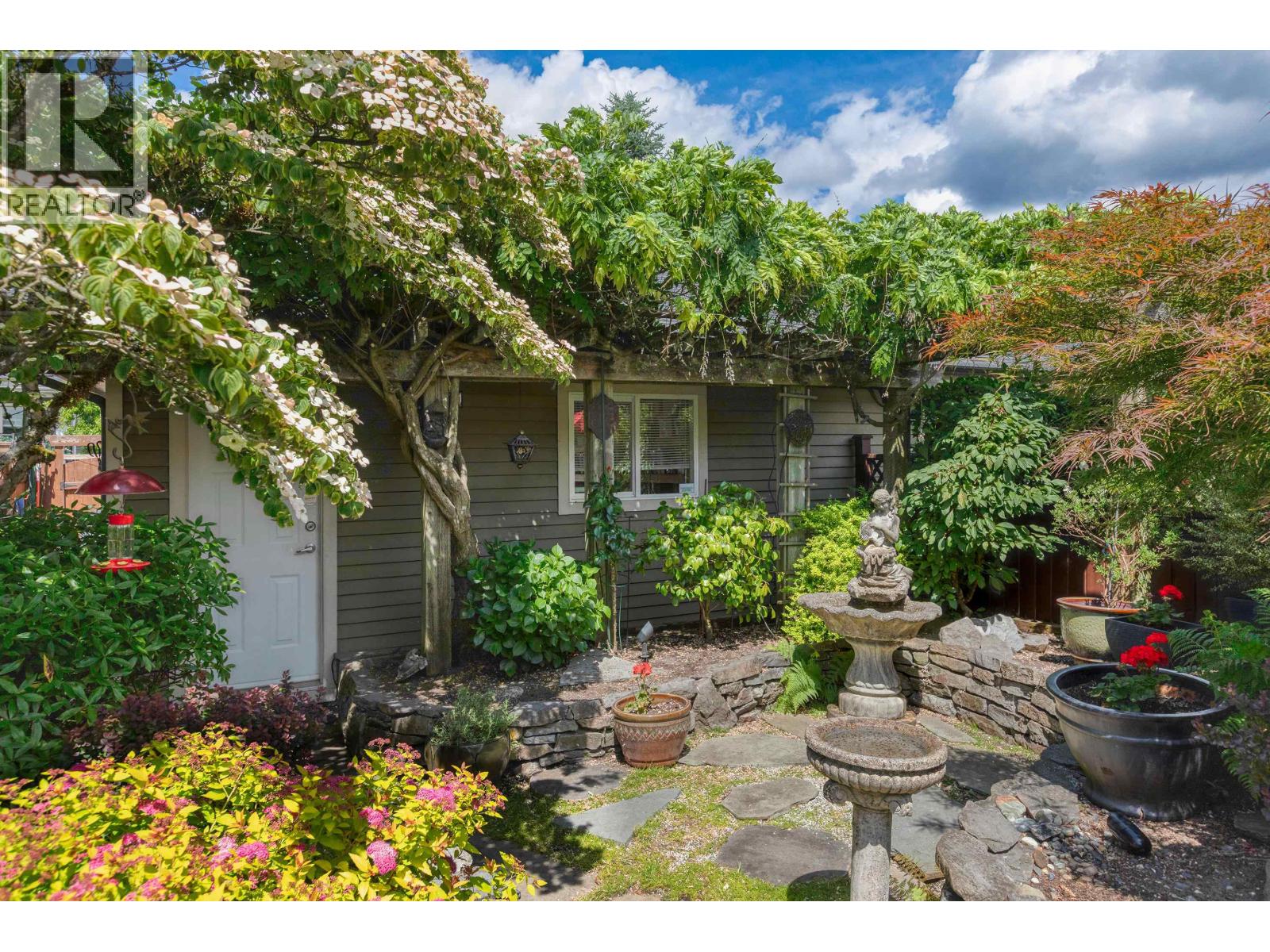 326 E 12TH STREET, North Vancouver
