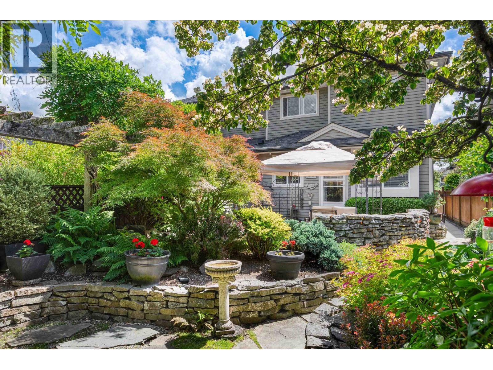 326 E 12TH STREET, North Vancouver