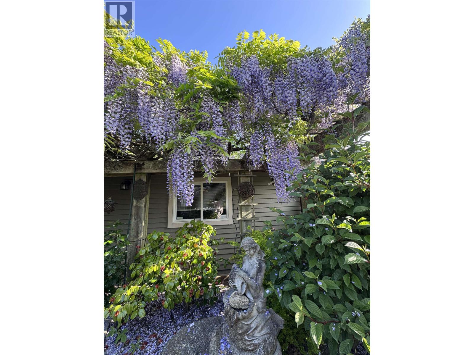 326 E 12TH STREET, North Vancouver