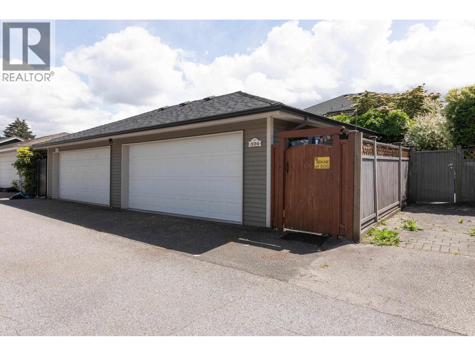 326 E 12TH STREET, North Vancouver