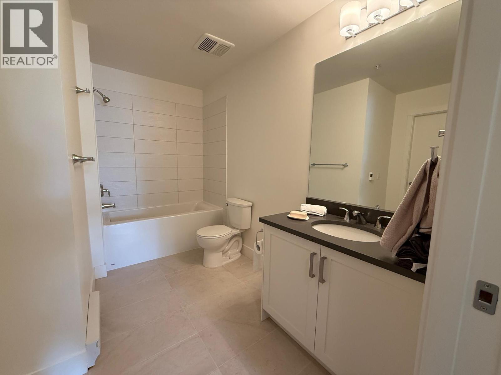 106 2436 KELLY AVENUE, Port Coquitlam