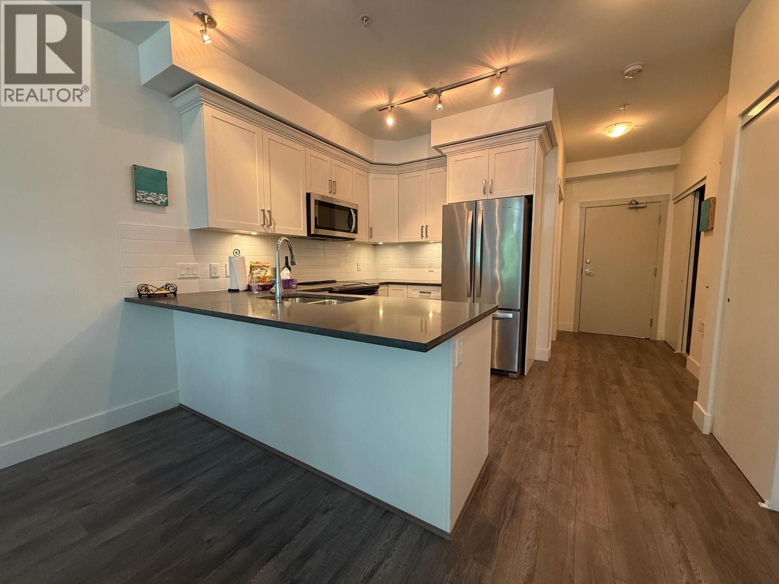106 2436 KELLY AVENUE, Port Coquitlam