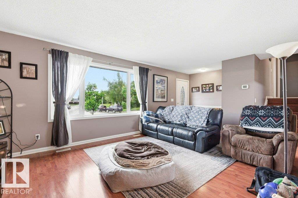 4903 52 ST — photo 7