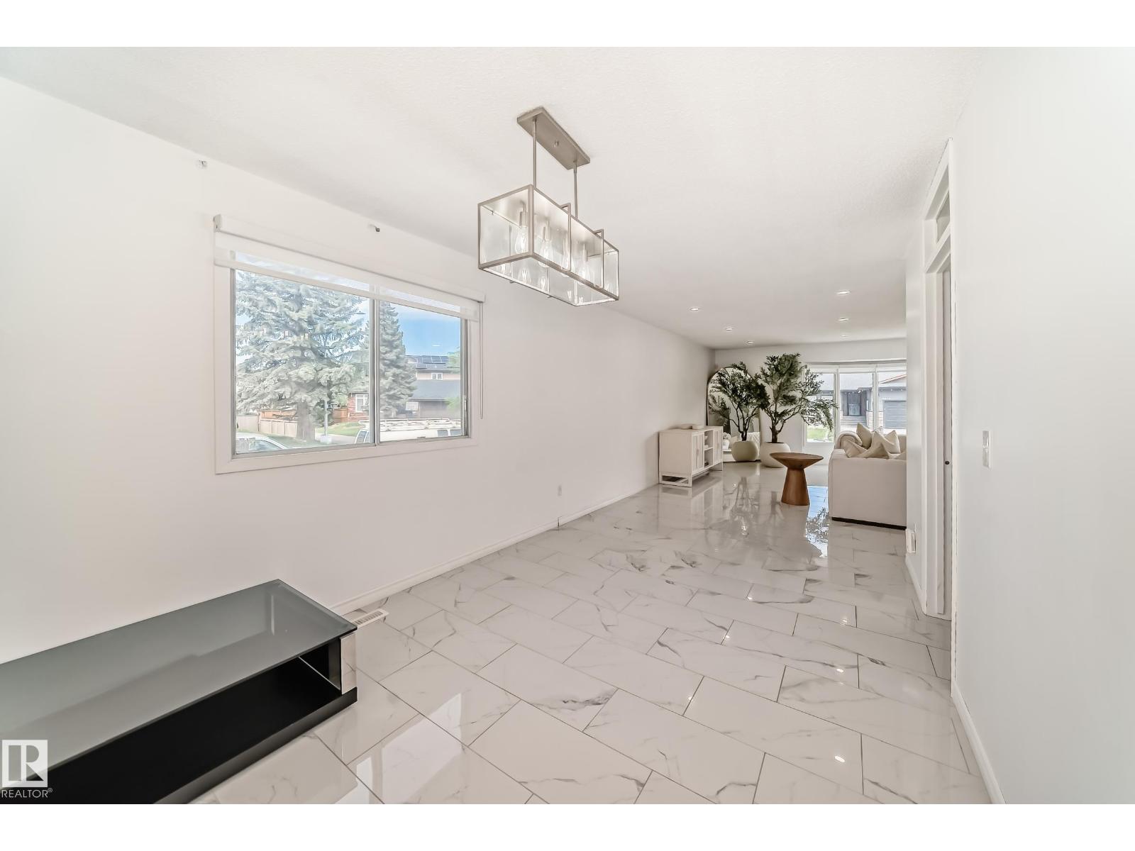 9815 159 AV NW - 37