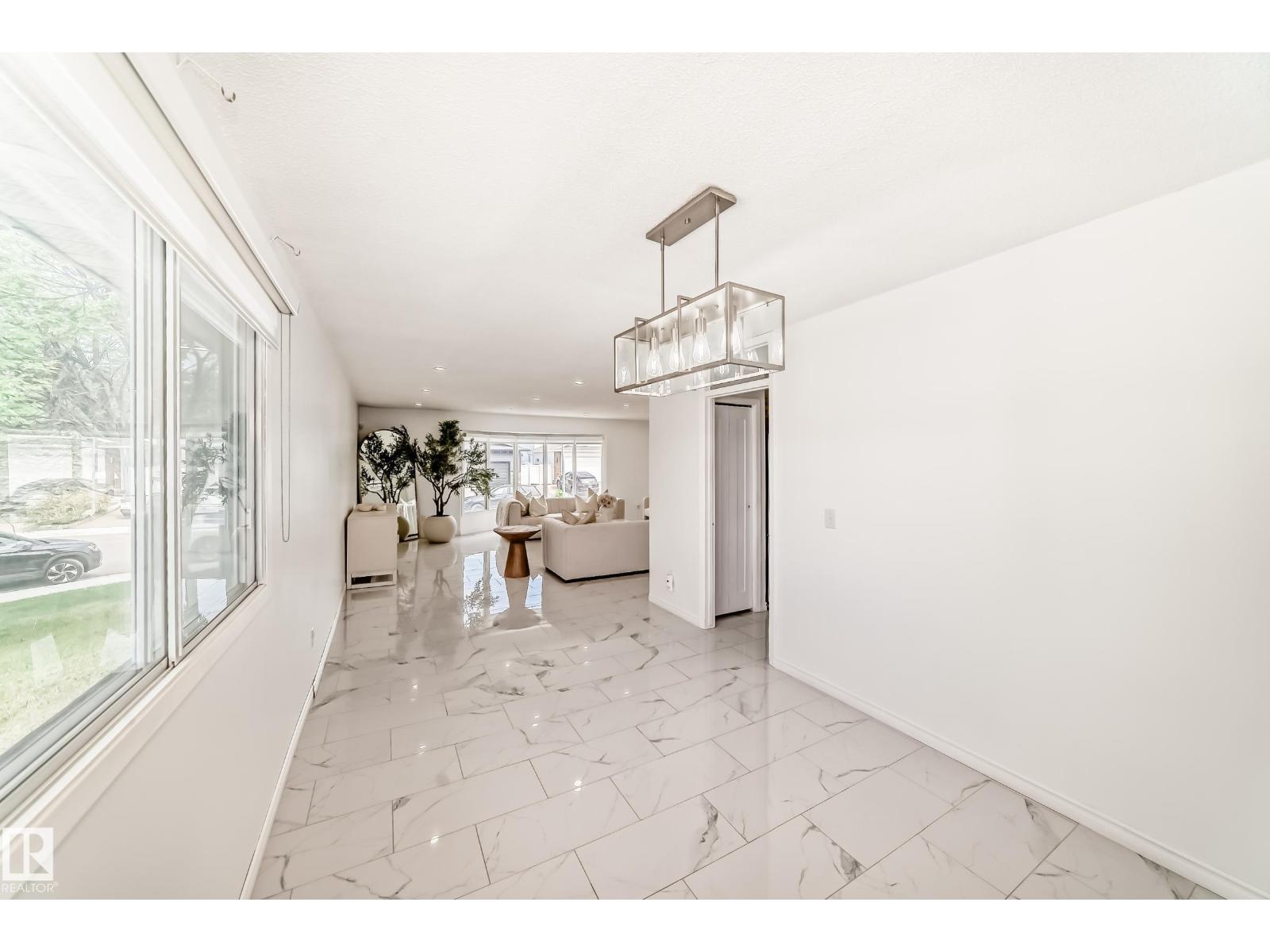 9815 159 AV NW - 38