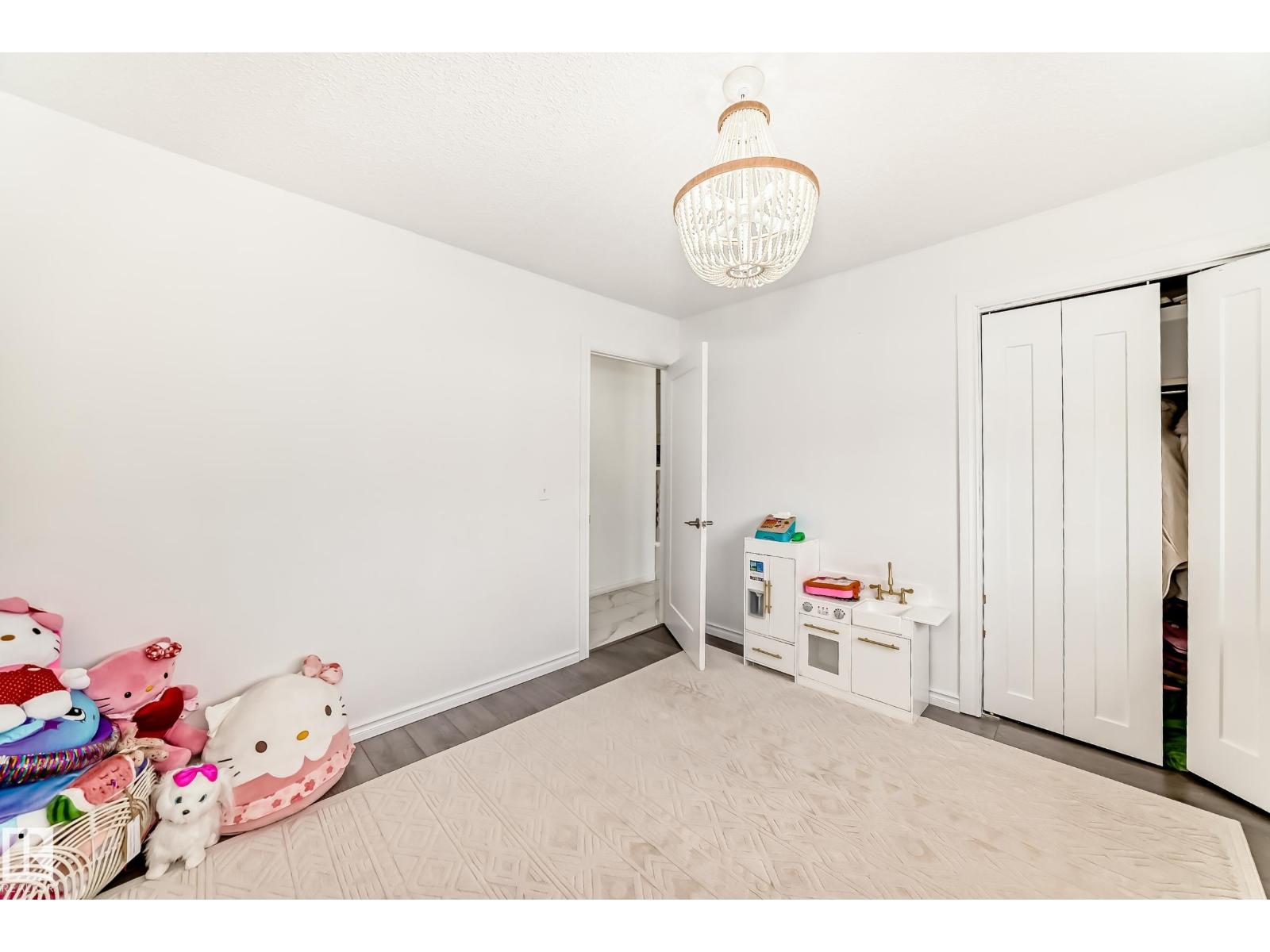 9815 159 AV NW - 40