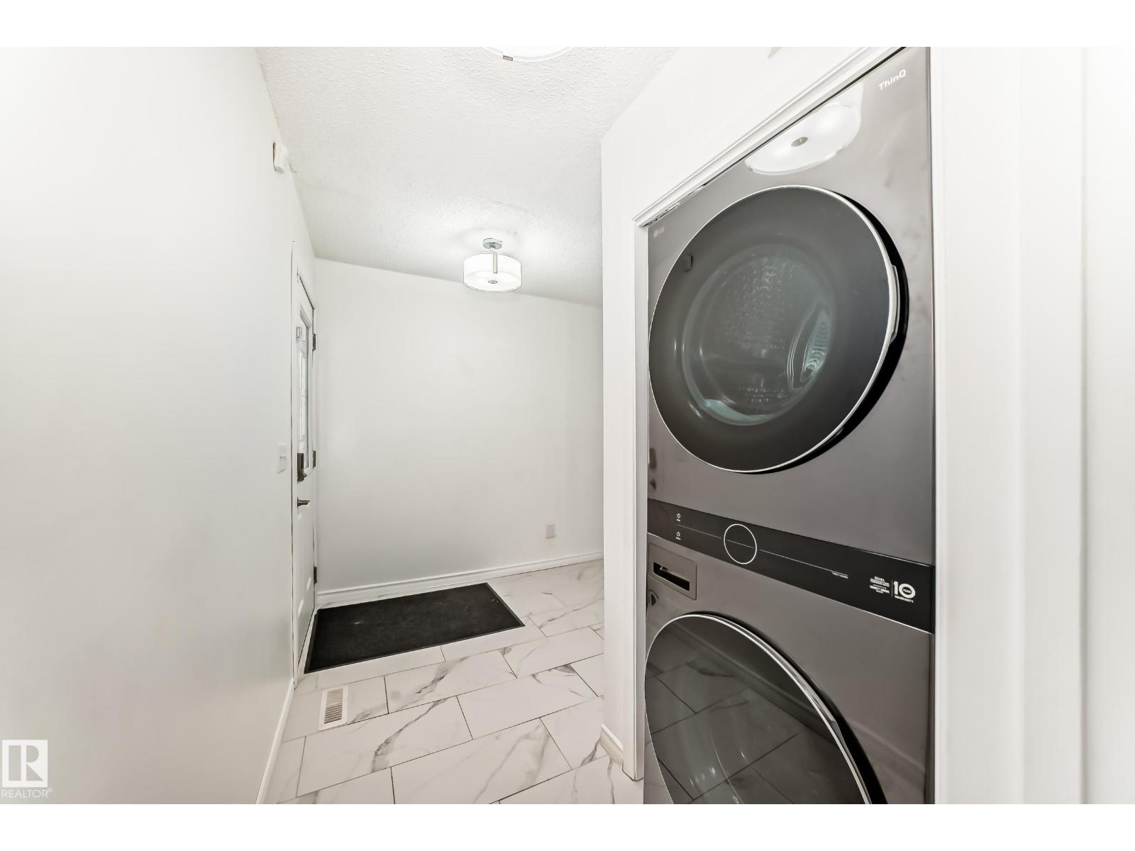 9815 159 AV NW - 43