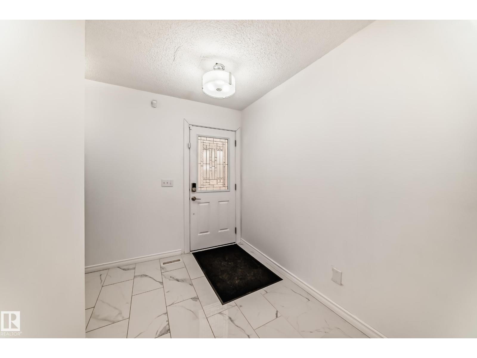 9815 159 AV NW - 45