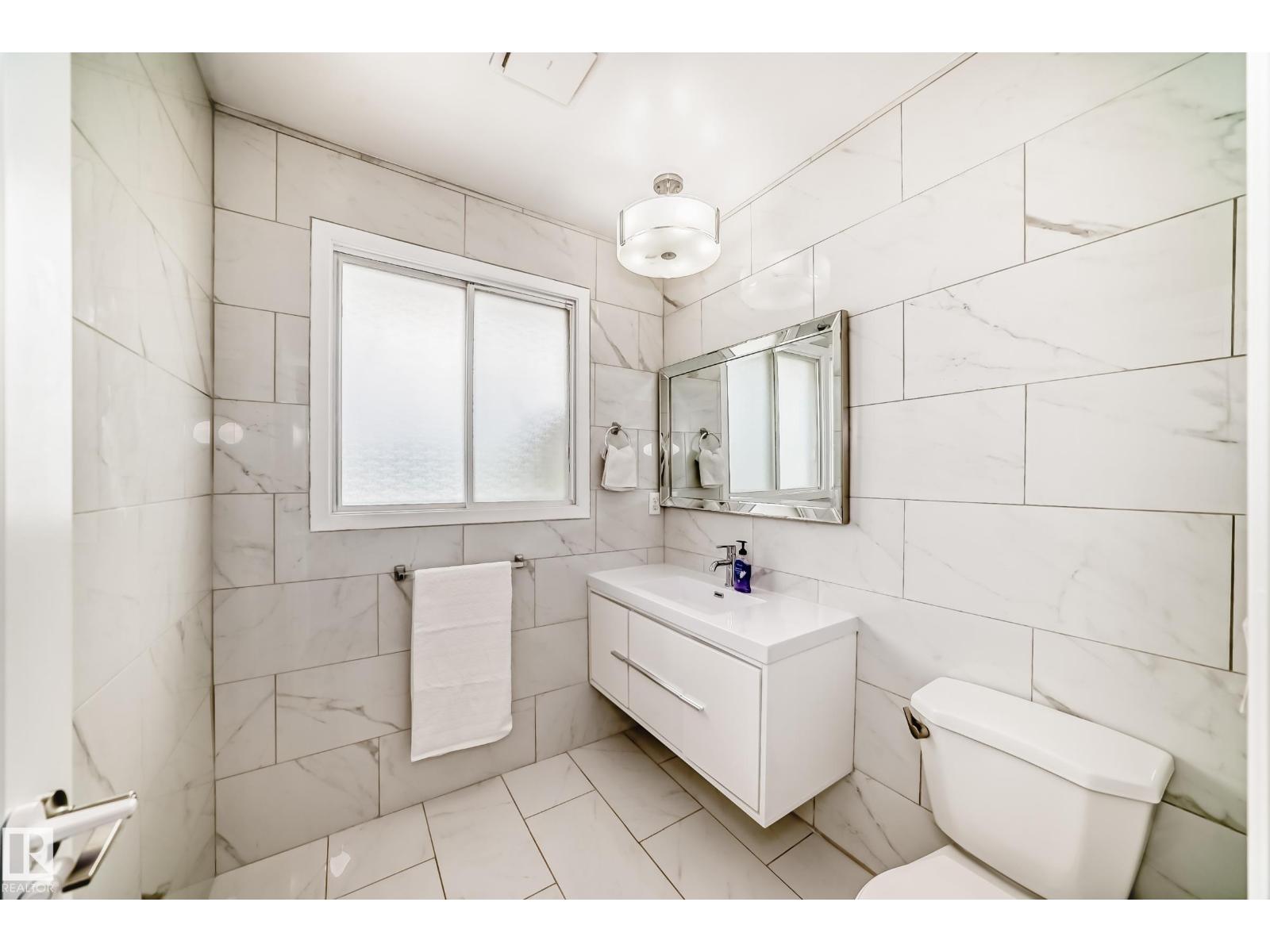 9815 159 AV NW - 51