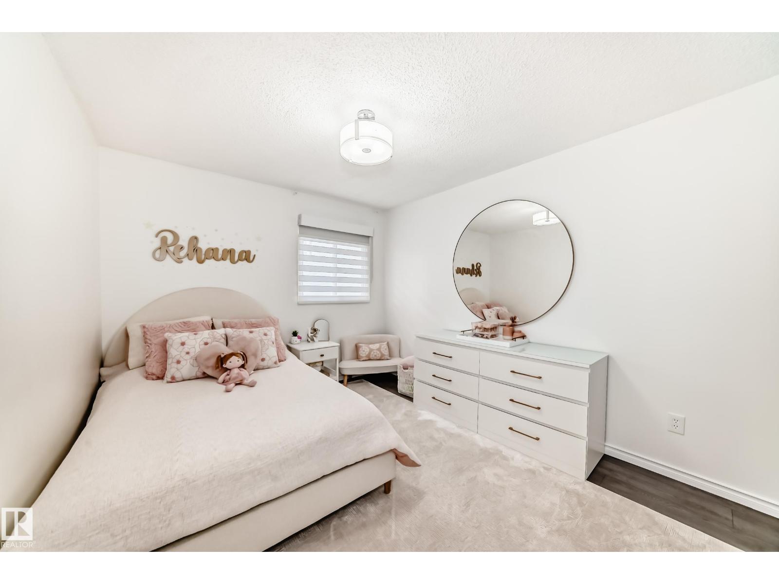 9815 159 AV NW - 52