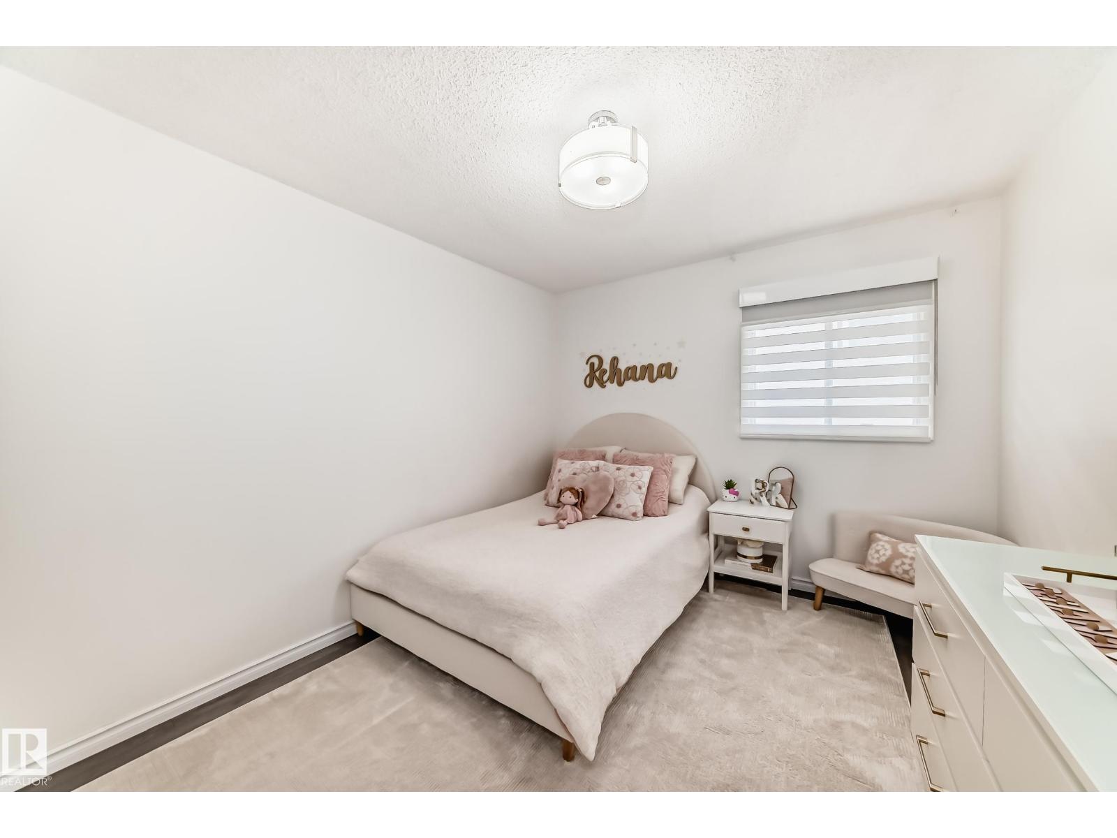 9815 159 AV NW - 53
