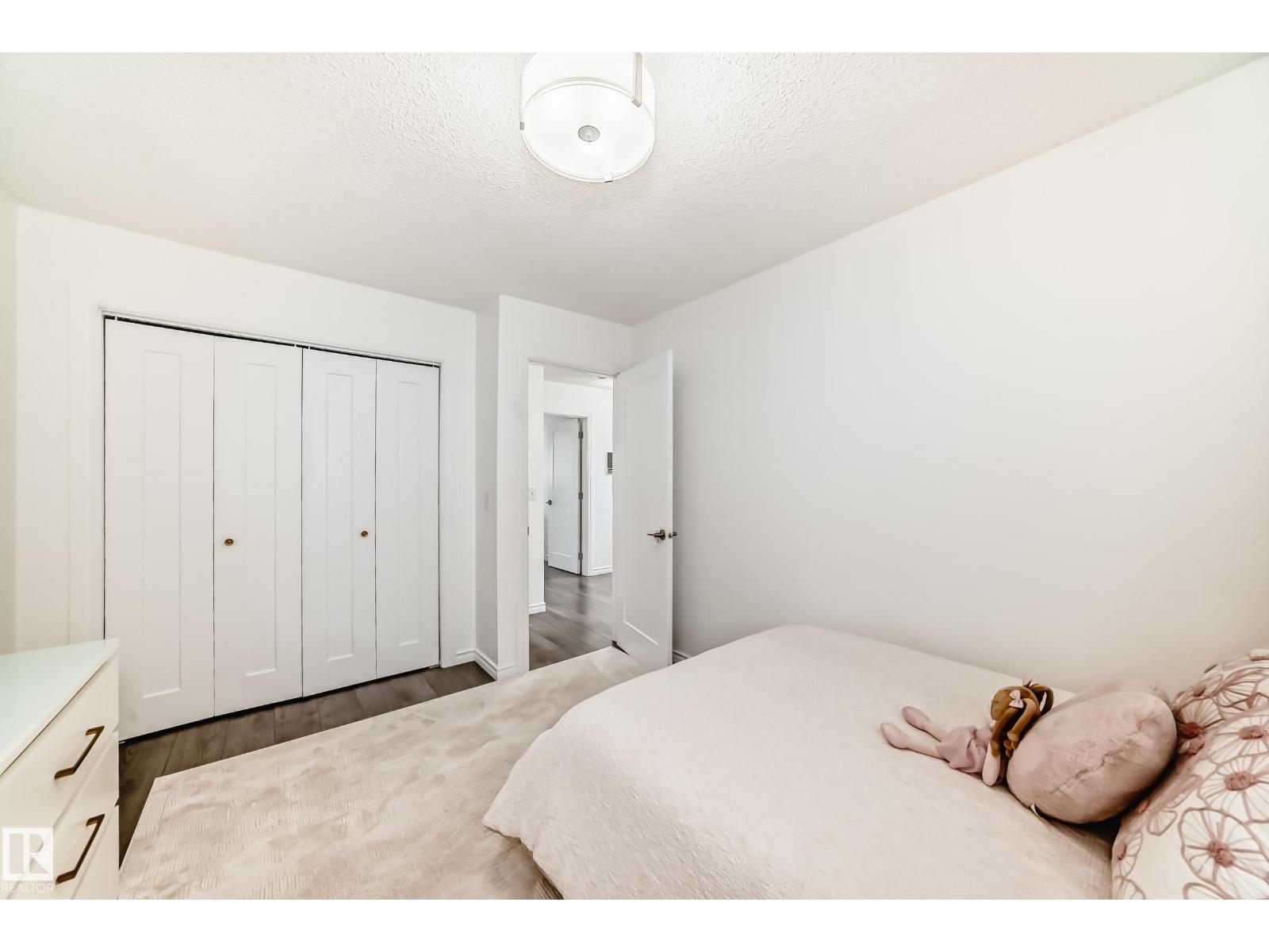 9815 159 AV NW - 54
