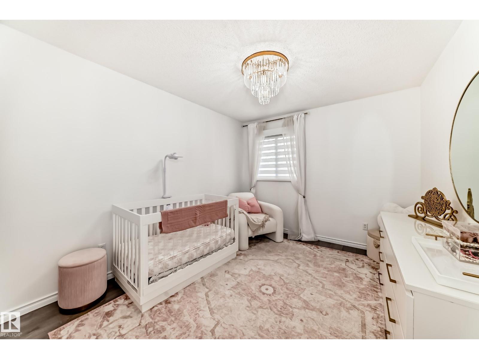9815 159 AV NW - 55