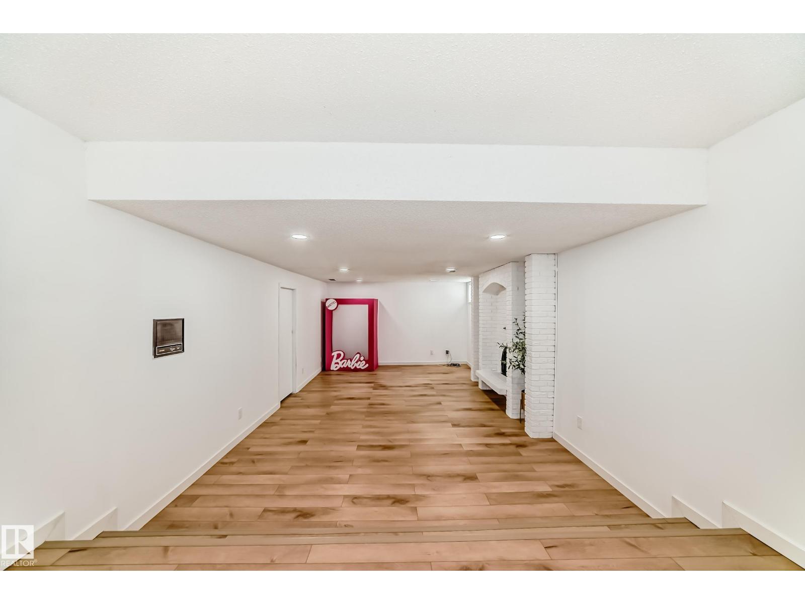 9815 159 AV NW - 64