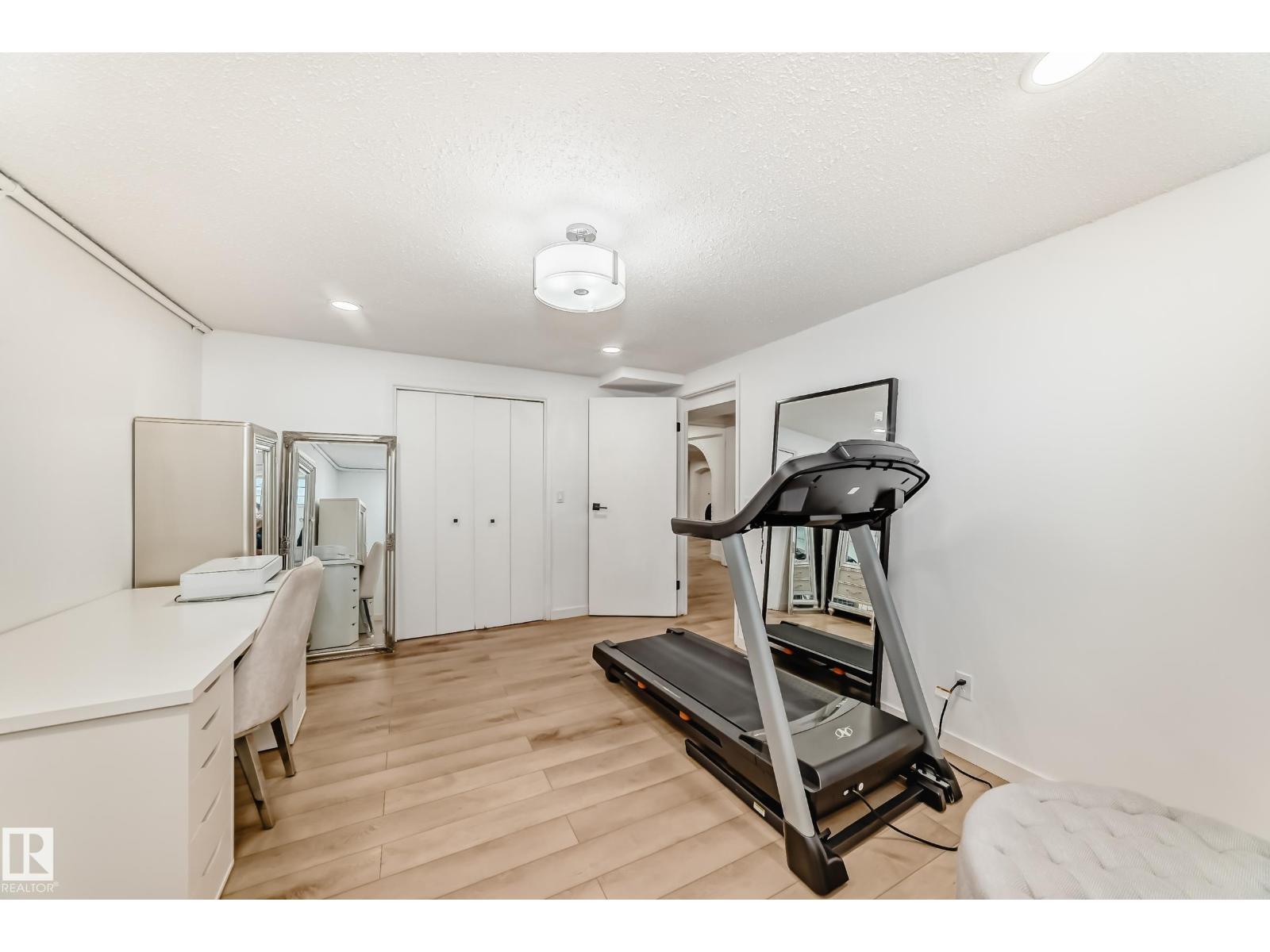 9815 159 AV NW - 66